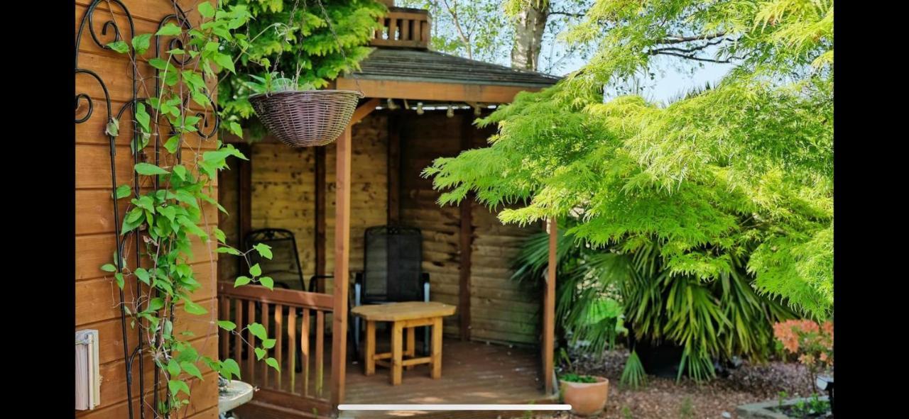 Woodside Lodge Thurstaston Екстериор снимка