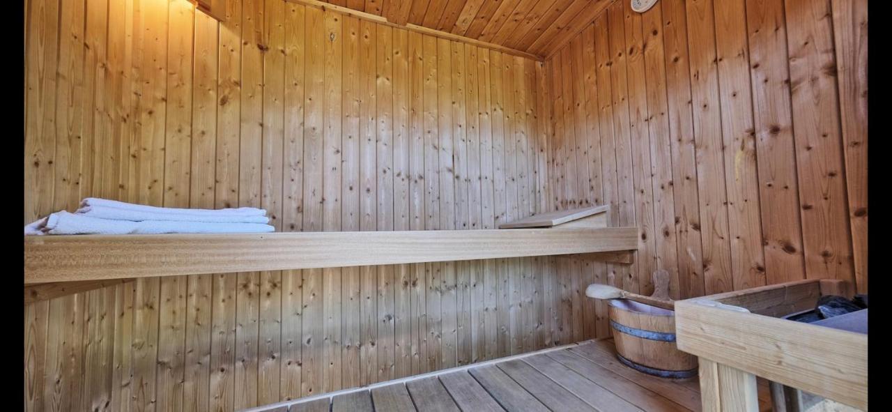 Woodside Lodge Thurstaston Екстериор снимка