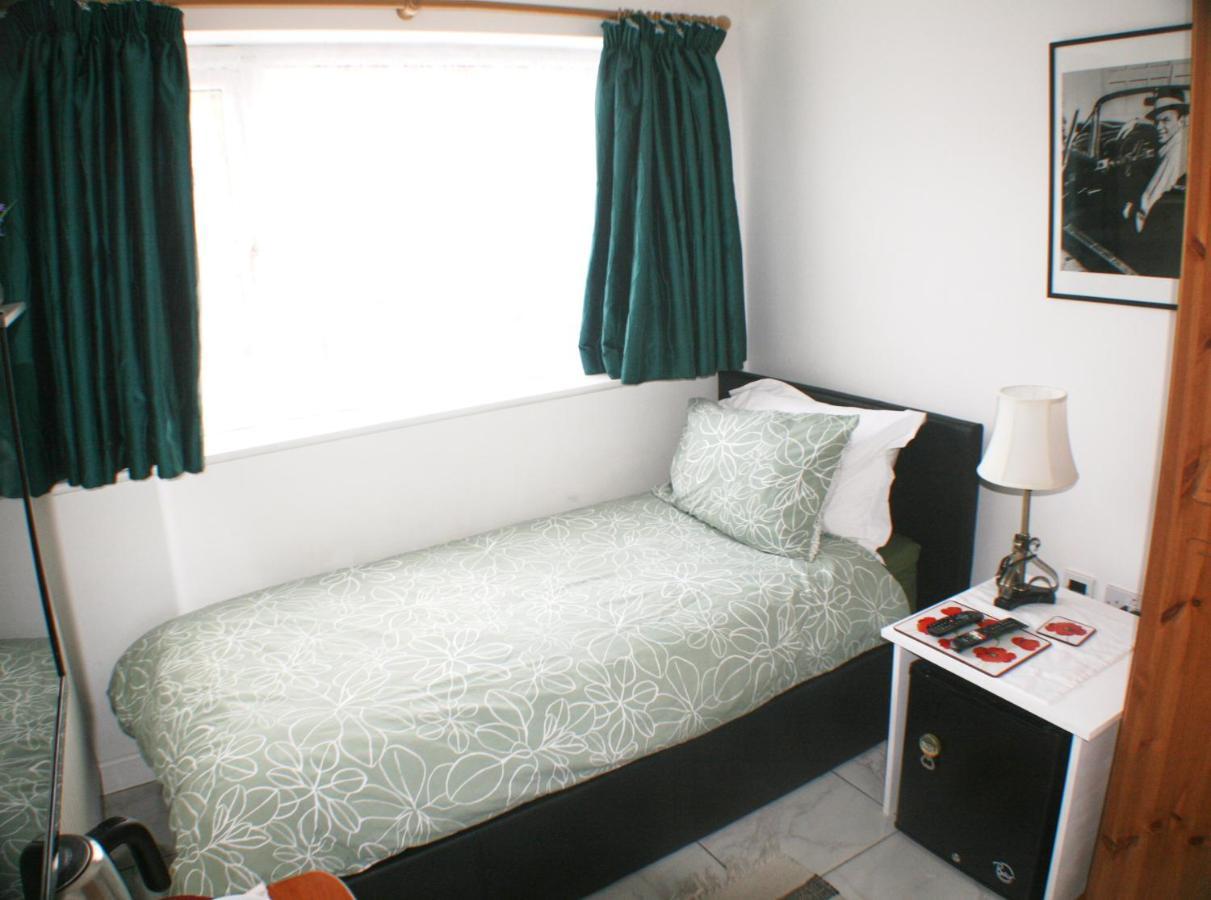 Woodside Lodge Thurstaston Екстериор снимка